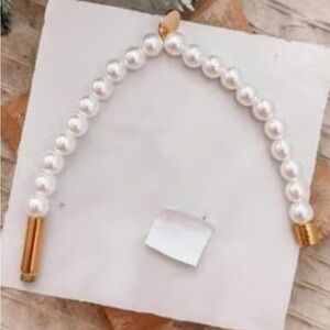 Classic Pearl Bracelet with Gold Details